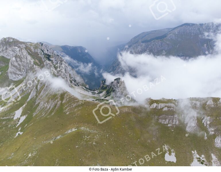 Planina U Magli Snimak Dronom Durmitor Crna Gora Preuzmite