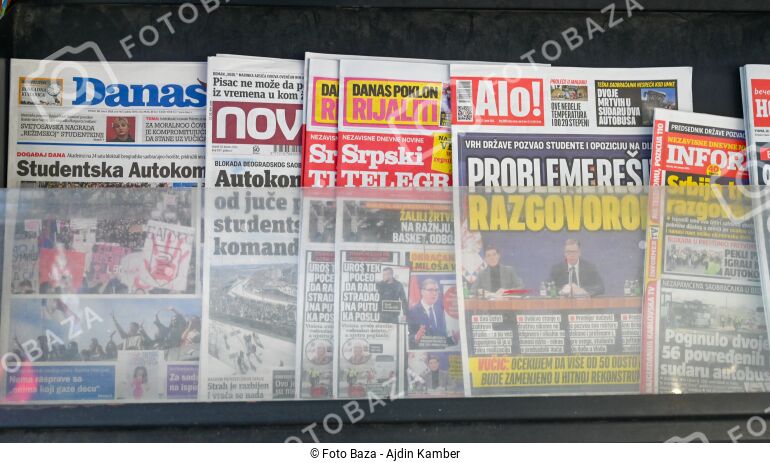 Daily and weekly newspapers in Serbia. Today, Serbian Telegraph, Alo,  Informer. - download the photo | Foto Baza
