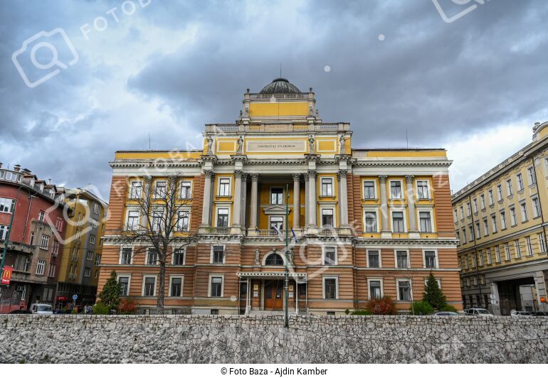 Univerzitet U Sarajevu - Preuzmite Fotografiju | Foto Baza