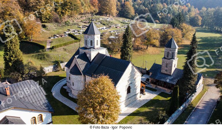 Manastir Mostanica preuzmite fotografiju Foto Baza