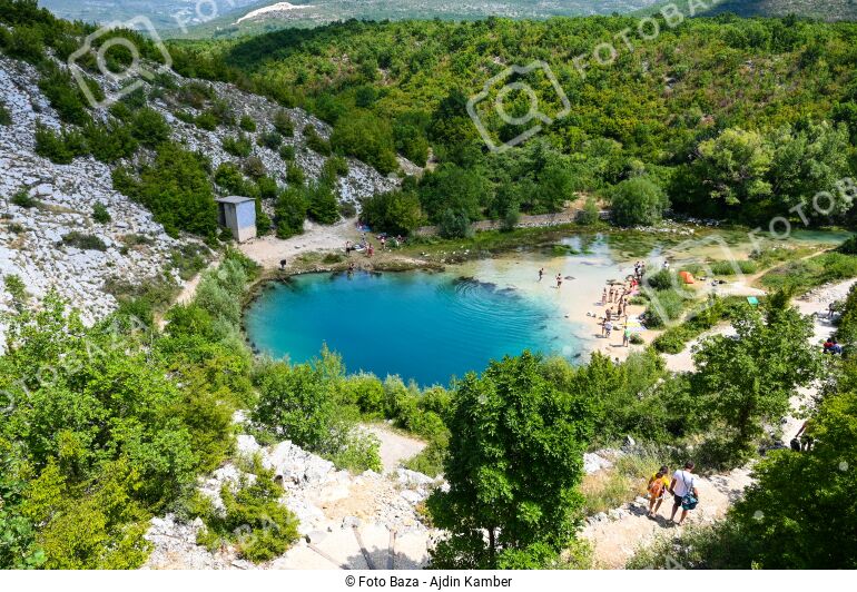 Source of the Cetina River - download the photo | Foto Baza