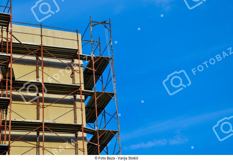 Scaffolding on a building - download the photo | Foto Baza