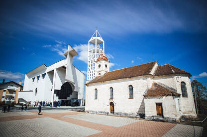 Stara župna crkva u Gornjem Zoviku, Brčko
Župa sveti Franjo Asiški