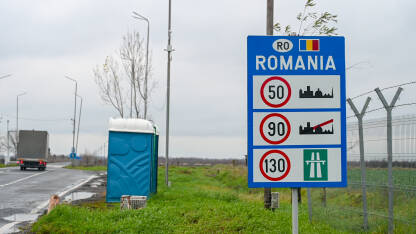 Znak na ulazu u Rumunjsku. Granica između Rumunije i Srbije. Autocesta. Prijave: Rumunjska.