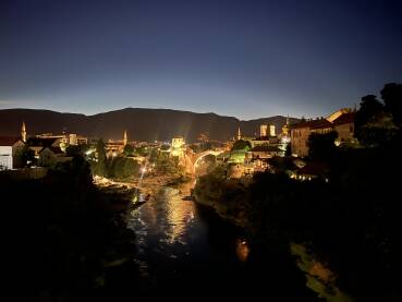 Stari most u Mostaru po noći