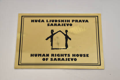 Tabla sa natpisom Kuća ljudskih prava, Sarajevo