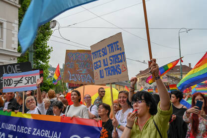 Građani na Bh. povorci ponosa u Sarajevu, 24. juna 2023. Protest za veće prava LGBTIQ zajednice u BiH.