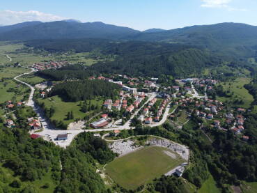 Naseljeno mjesto i sjedište opštine Bosansko Grahovo