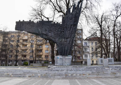 Spomenik Revolucije, centar Ljubljane.