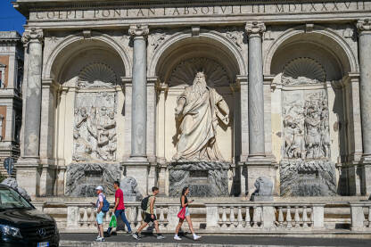 Rim, Italija: Mojsijeva fontana Rim, Italija: Historijske građevine u gradu. Mojsijeva fontana ili Fontana dell'Acqua Felice