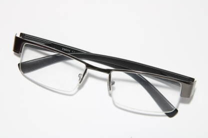 naočale sa dioptrijom izolovane
