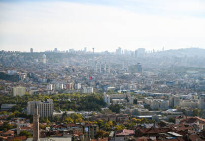 Ankara, Turska: Zgrade i kuće u centru grada. Panoramski pogled na glavni grad Republike Turske.