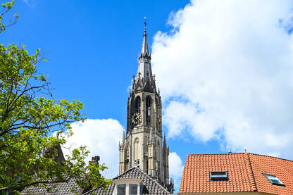 Crkveni toranj u Delftu, Nizozemska.