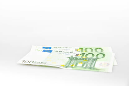 Dvije novčanice od po sto evra - eura