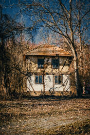 Stara i napustena Bosanska Kuća
