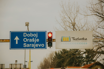 Putokazi za Sarajevo, Doboj i Orašje na juznoj magistrali u Tuzli