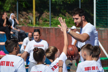 Reprezentativac BiH, član NBA kluba Portland Trail Blazers Jusuf Nurkić je nakon Vukovara organizovao košarkaški kamp u Srebrenic gdje je nastupilo više od 100 djece ih BiH i Hrvatske.