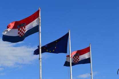 Hrvatska i EU zastava.