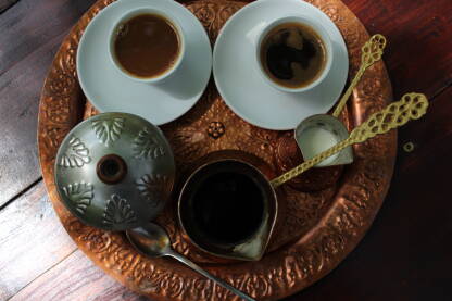 Tradicionalna bosanska kafa u bakrenom posuđu