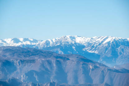 Planina Čvrsnica okovana snijegom.