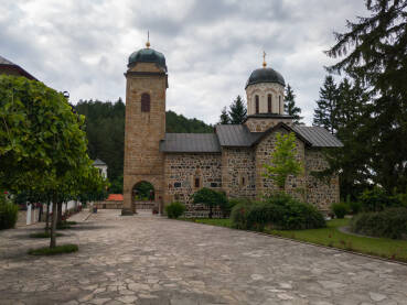 Manastir na Ozrenu posvećen Svetom Nikoli kod Petrova
