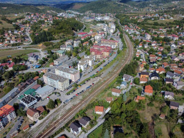 Hadžići, Bosna i Hercegovina. Zgrade, kuće i ulice, snimak dronom. Panorama.