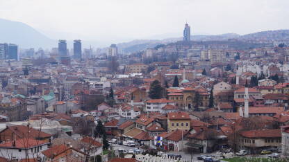 Panorama Sarajeva na oblačan dan