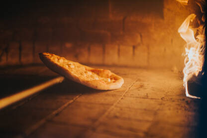 Pizza u peći na drva