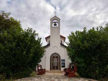 Crkva Sv. apostola Petra i Pavla u Poloju kod Broda