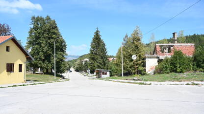 Bosansko Grahovo: Prazne ulice u napuštenom gradu.