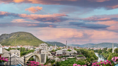 Panorama, razglednica, Mostar grad i Stari most