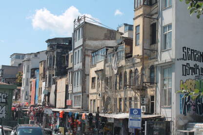 Pogled na stare zgrade u Istanbulu