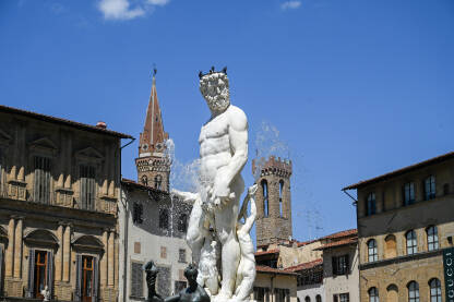 Firenca, Italija: Neptunova fontana na Piazza della Signoria. Fontana u centru grada.