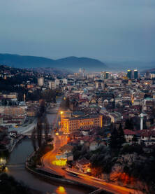 Sarajevo iz zraka u večer