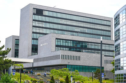 Den Haag: sjedište EUROPOL-a. Znak EUROPOL-a na zidu. Agencija Europske unije za suradnju u provođenju zakona.