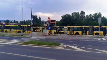 Odlagalište starih autobusa u firmi GRAS u Sarajevu