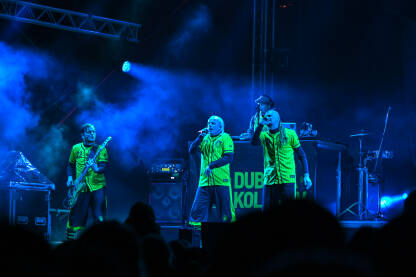 Dubioza kolektiv tokom nastupa. Dubioza kolektiv tokom nastupa. Koncert benda Dubioza Kolektiv.