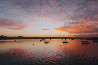 Zalazak sunca na jezeru Modrac