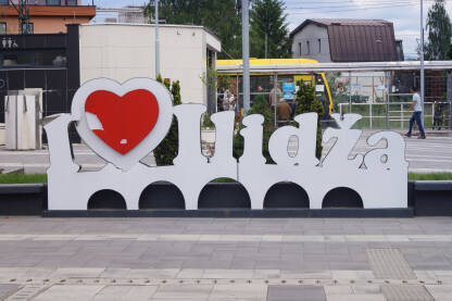 Ilidža, natpis u gradu Znak dobrodošlice sa srcem u sarajevskom naselju Ilidža.