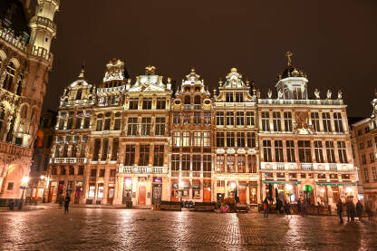 Brussels, Belgija, centar grada noću.