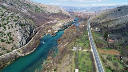 Bunski kanali su prirodni fenomen na rijeci Neretvi. Nalaze se kod Bune, južno od Mostara uz magistralnu cestu M-17 Mostar - Čapljina.