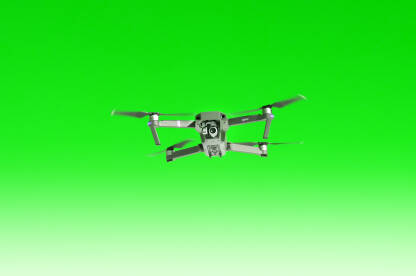 Dron za snimanje i fotografisanje iz zraka.