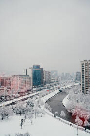 Sarajevsko naselje Otoka prekriveno snijegom.