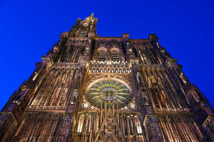 Strasbourg, Francuska: Katolička katedrala noću u centaru grada. Strasbourg Minster.