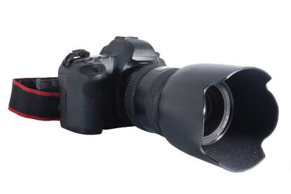 Profesionalni DSLR fotoaparat Profesionalni DSLR fotoaparat na bijeloj pozadini