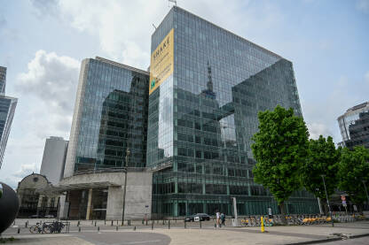 Bruxelles, Belgija: Moderne zgrade u gradu. Zgrade sa staklenom fasadom.