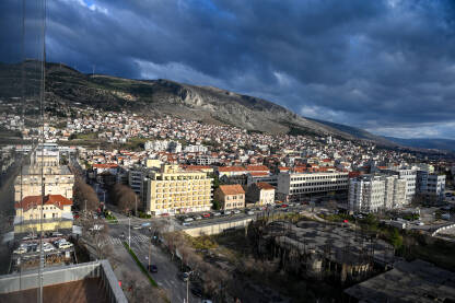 Mostar, Bosna i Hercegovina: Zgrade i kuće u gradu.