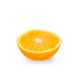 Izolirana i isječena narandža (naranča) na bijeloj pozadini