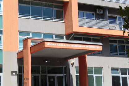 Visoka škola za ekonomiju i informatiku u Prijedoru