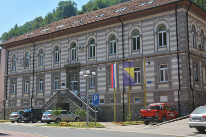 Zgrada Opštine Srebrenica, Opštinska uprava Srebrenica.